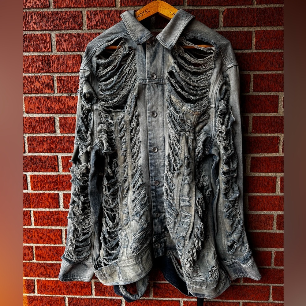 Rick Owens jumbo worker jacket destroyed denim
Size M NWT